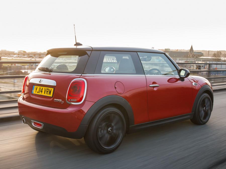  Mini Cooper D 2014 года  (UK) (фото 8 из 24)